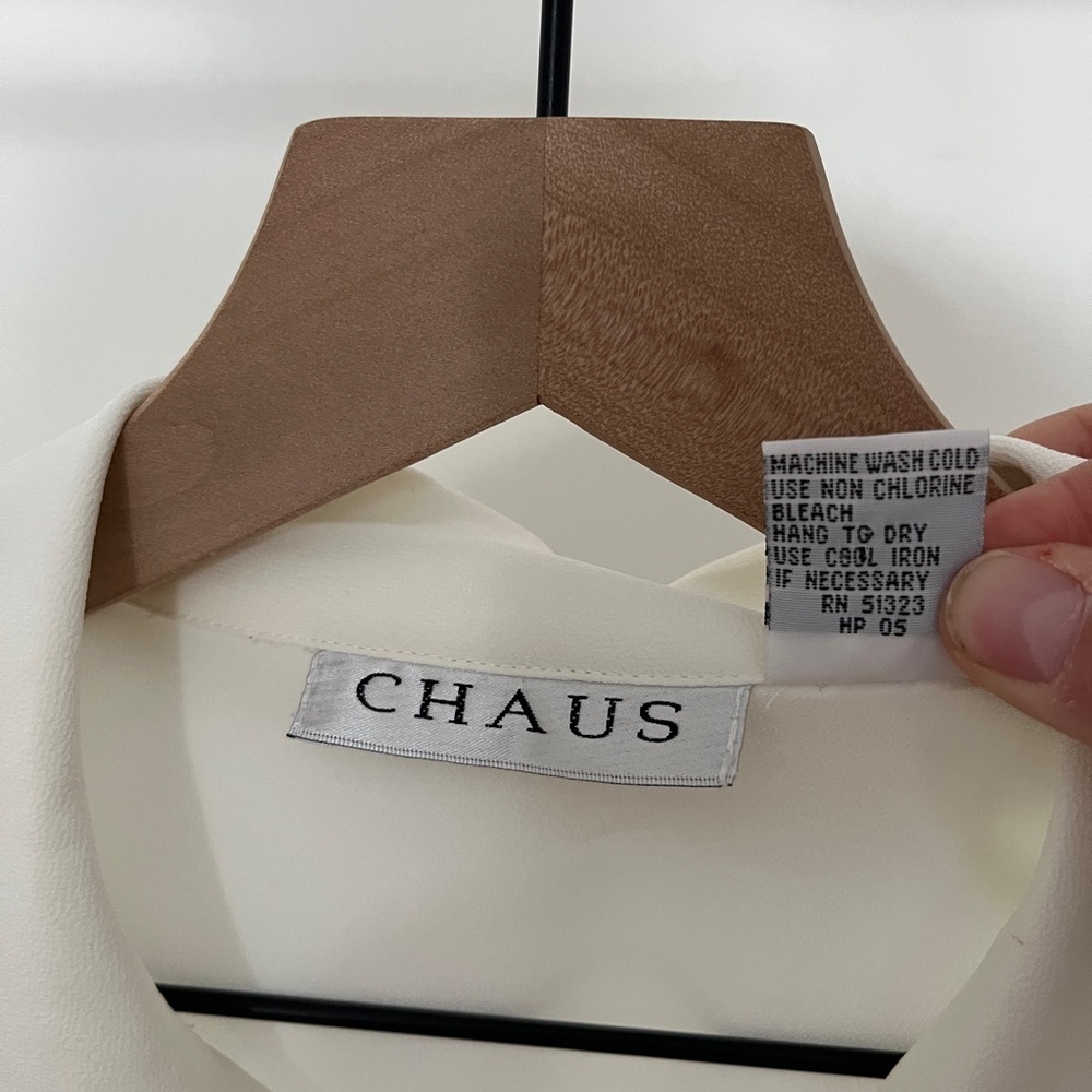 Vintage Chaus White Silky Blouse with Peter Pan Collar detail - Picture 4 of 7